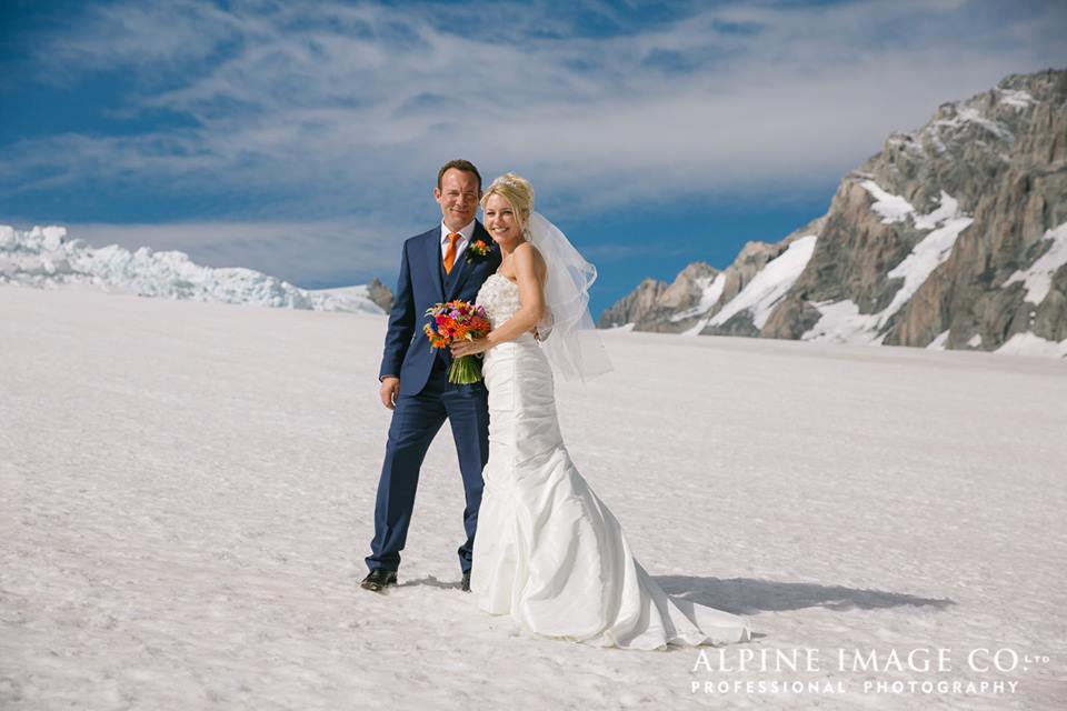 mt cook lakeside retreat wedding photos